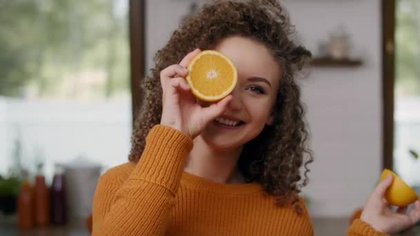 Naranja Utilizado Como Cara Divertida — Vídeo de stock