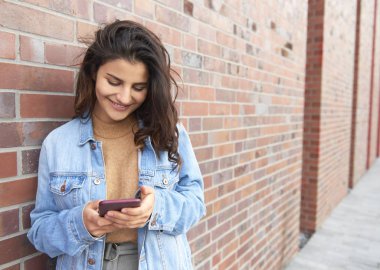 İnsanlarla iletişimi koparmayalım. 