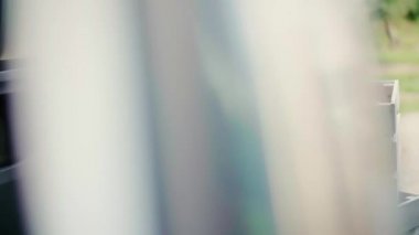 Modern bir meyve çiftçisi tarafından kullanılan teknoloji.