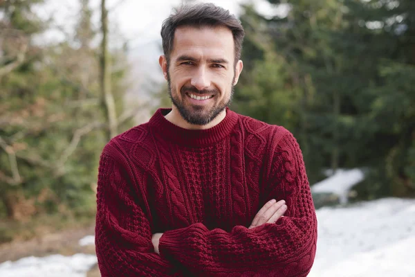 Porträt Eines Lächelnden Mannes Wald — Stockfoto