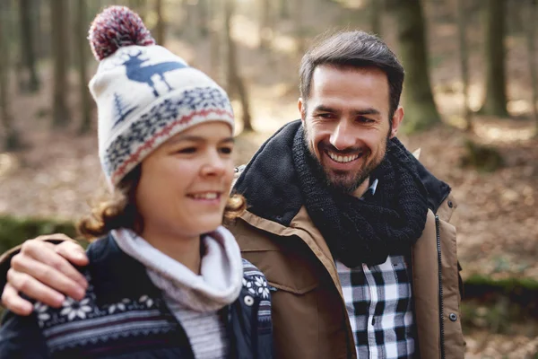 Pai Feliz Seu Filho Adolescente Passar Tempo Juntos Livre — Fotografia de Stock