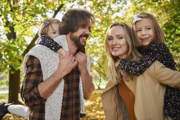 Cheerful Family Actively Spending Time — Stock Photo, Image