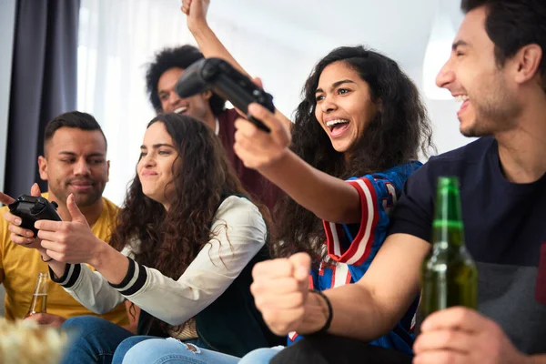 Menina Ganhando Durante Competição Console — Fotografia de Stock