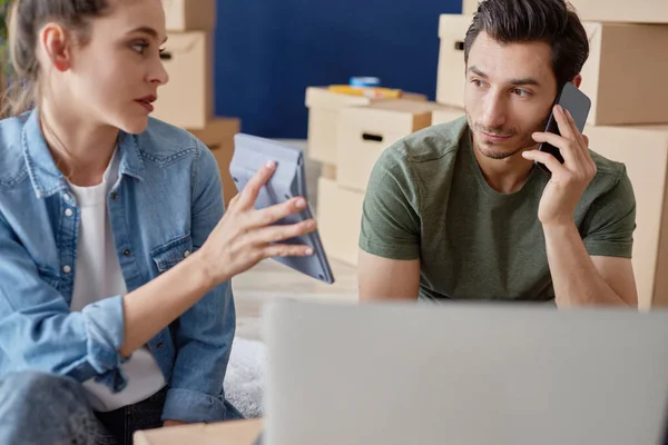 Financial Problem Discussed Mobile Phone — Stock Photo, Image