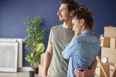 Hayalperest çift yeni evlerinde