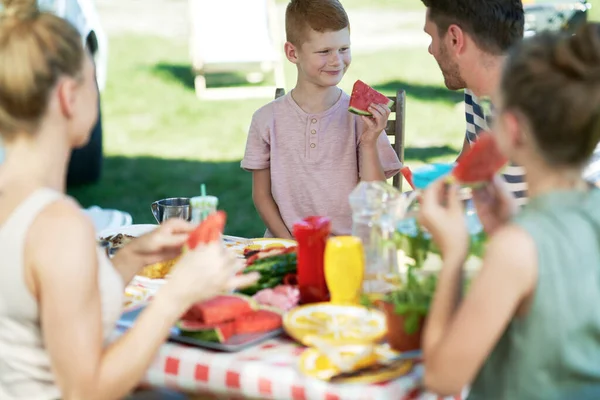 Family Spending Summer Camping — Stock Photo, Image
