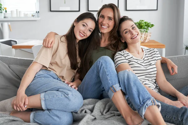 Retrato Três Melhores Amigos Casa — Fotografia de Stock