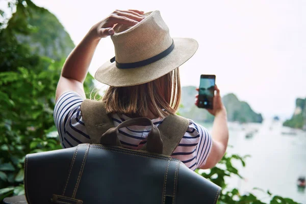 Rear View Woman Photographing Nature — Stock Photo, Image