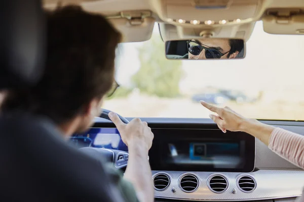 Rear View Couple Driving Car — Stock Photo, Image