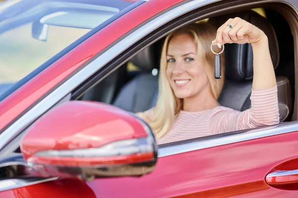 Smiling Woman Car Keys — Stock Photo, Image