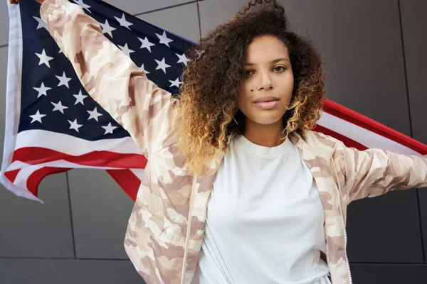 Retrato Mujer Joven Con Bandera Americana —  Fotos de Stock