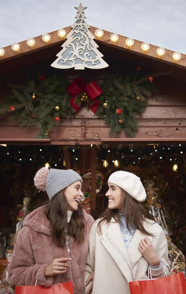 Two Best Female Friends Christmas Market — Stock Photo, Image