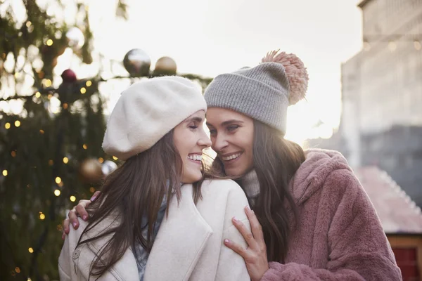 Primer Plano Amigas Divirtiéndose Aire Libre — Foto de Stock