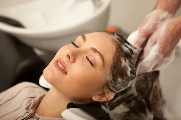 Close Beautiful Young Woman Enjoying Head Massage Her Eyes Closed — Stock Photo, Image