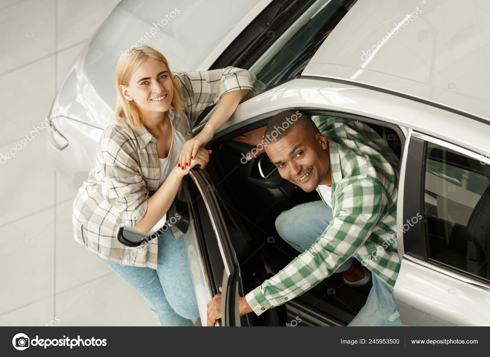 Imágenes de Parejas y carros libres de derechos | DepositPhotos, image size:1600x1167