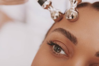 Güzel bayanı ziyaret güzellik uzmanı güzellik Kliniği