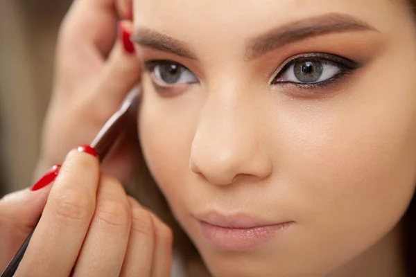 Cropped Close Gorgeous Sexy Young Woman Getting Professional Makeup Done — Stock Photo, Image