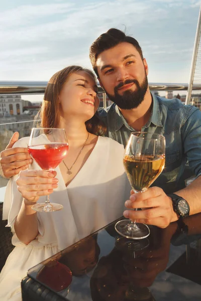 Vertical Shot Happy Young Couple Laughing Enjoying Wine Bar Terrace — Stock Photo, Image