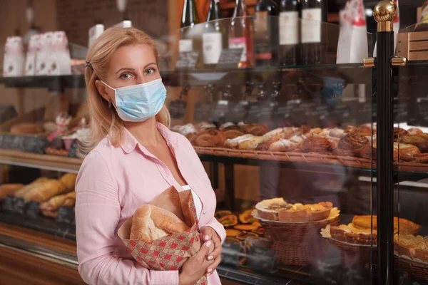 Woman Wearing Medical Face Mask Buying Bread Local Bakery Copy — Stock Photo, Image