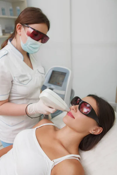 Vertical Shot Woman Getting Laser Hair Removal Her Upper Lip — Stock Photo, Image