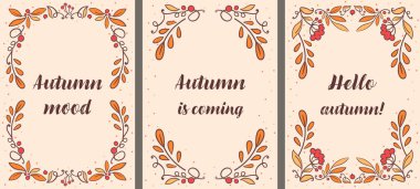 Üç vektör tebrik kartı, sonbahar havası. Merhaba sonbahar - sonbahar yapraklı ve meyveli kartpostallar