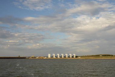 Hollanda su inşaatı, Leystad'da Houtribsluizen, çamur.