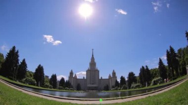 Moskova. Üniversite onları. Lomonosov.