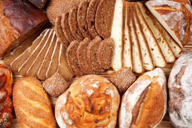 Tahta zeminde taze ekmek