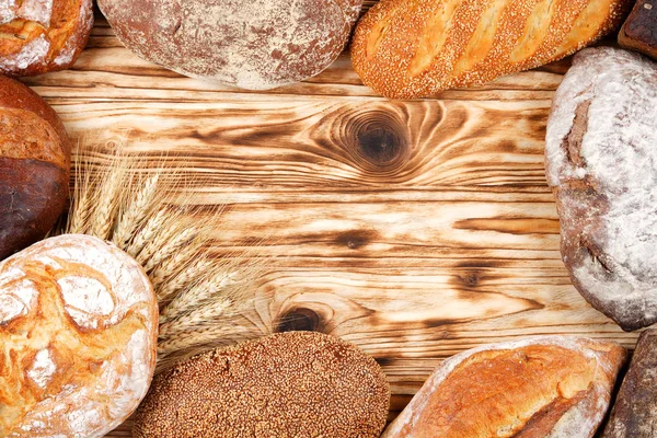 Färskt Bröd Trä Bakgrund — Stockfoto
