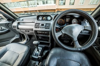 Araba siyah salon ile pano parlak fotoğraf
