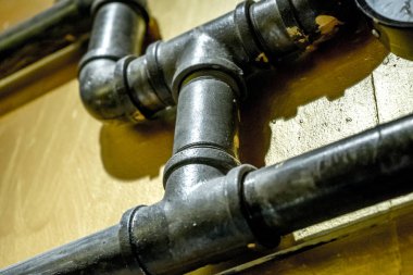 Açılış ve kapanış için kapaklı metal borular su temini için fotoğraf