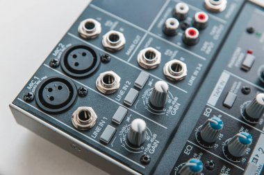 Analog ses karıştırıcı ses üreticinin fotoğrafı yakın çekim