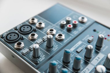 Analog ses karıştırıcı ses üreticinin fotoğrafı yakın çekim