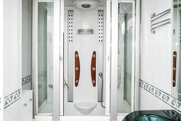 Photo Bright White Shower Cabin Bathroom — Stock Photo, Image