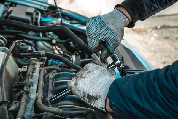 La foto de la reparación del motor — Foto de Stock