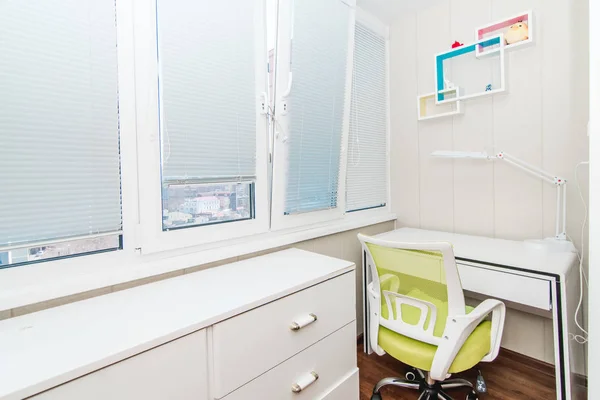 Balkonda parlak ev ofis fotoğrafı