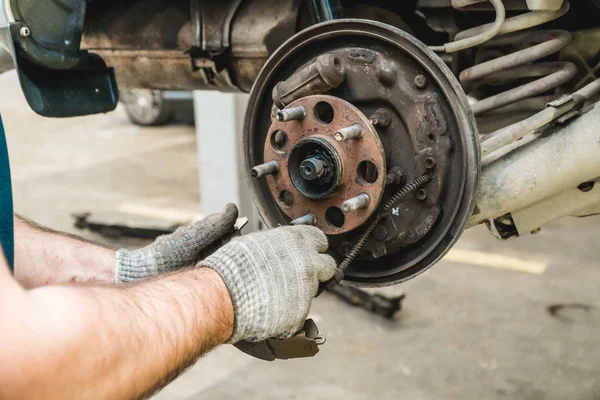 Araba ellerinin çalışan dişli onarım fotoğrafı