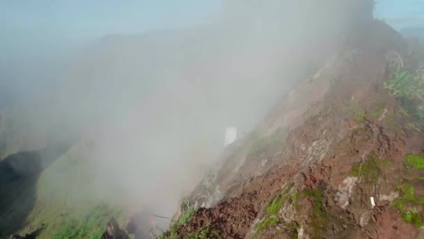 Video Una Valle Verde Formata Vulcano Con Terra Fumante Idrogeno — Video Stock