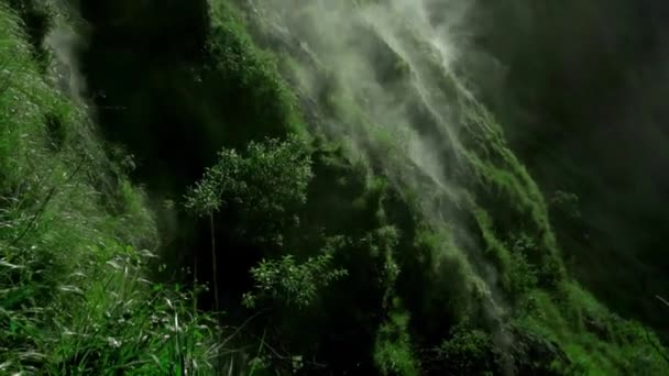 Video Una Valle Verde Formata Vulcano Con Terra Fumante Idrogeno — Video Stock