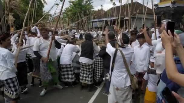 Desa Munggu Kabupaten Badung Bali Indonesia Febbraio 2020 Cerimonia Mekotek — Video Stock