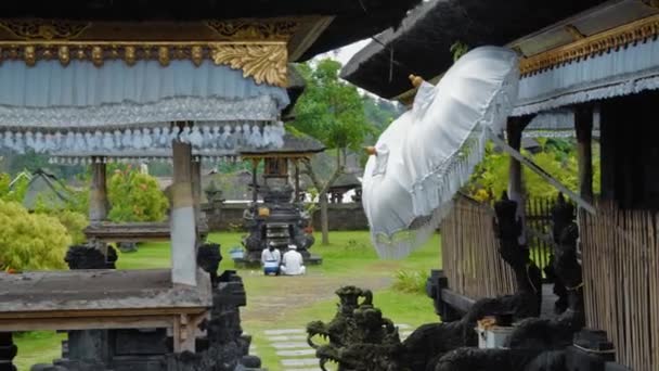 Pampatan Rendang Karangasem Regancy Bali Indonesië Juli 2020 Indonesische Man — Stockvideo