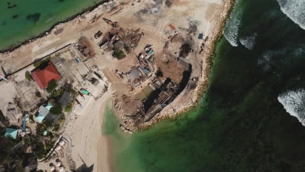 Video Del Dron Construcción Barco Madera Muelle Arena Junto Mar — Vídeo de stock