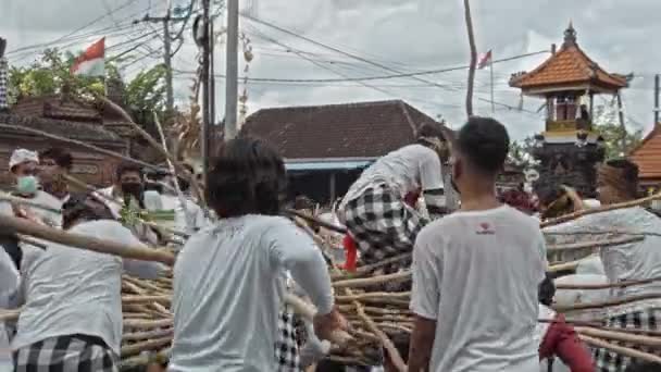 Desa Munggu Mengwi Kabupaten Badung Bali Indonesia 2020 Ceremony Mekotek — 비디오