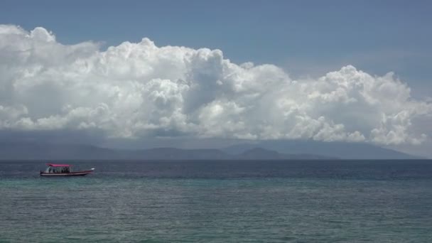 Indonesia Sunny Bay Calm Sea Lonely Boat Divers Beautiful Textured — Stock Video