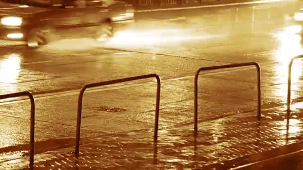 Nacht Straat Van Hong Kong Zware Regen Auto Verkeer Naadloze — Stockvideo