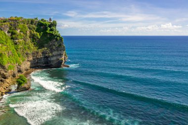 Tapınak kompleksi yüksek deniz kaya
