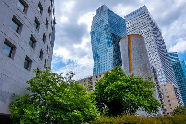 Grattacieli parigini La Defense e Nuvole — Foto Stock