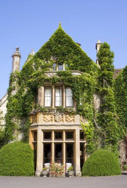 Hoş binanın içinde Cotswold Köyü, Castle Combe, İngiltere.
