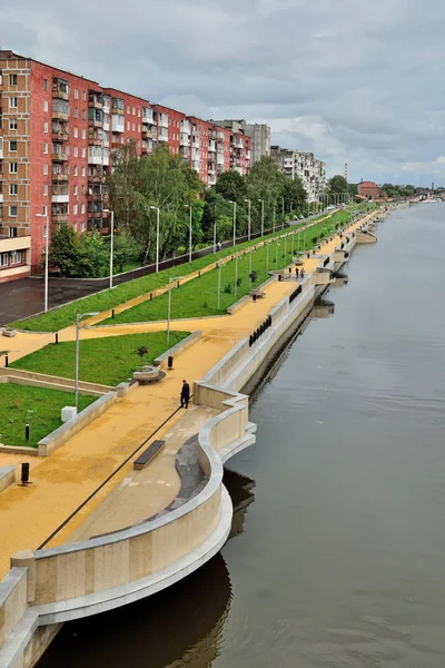 Kaliningrad Russia August 2016 People Walk New Promenade Admiral Tributs — Stock Photo, Image