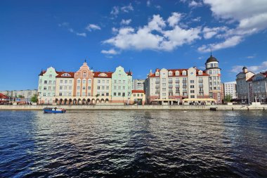 Kaliningrad, Rusya Federasyonu - 13 Mayıs 2017: balıkçı köyü - kültürel ve etnografik kompleksi, turistik şehir. Kaliningrad şehir simgesi